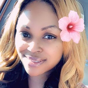 Meet your Posher, Tia